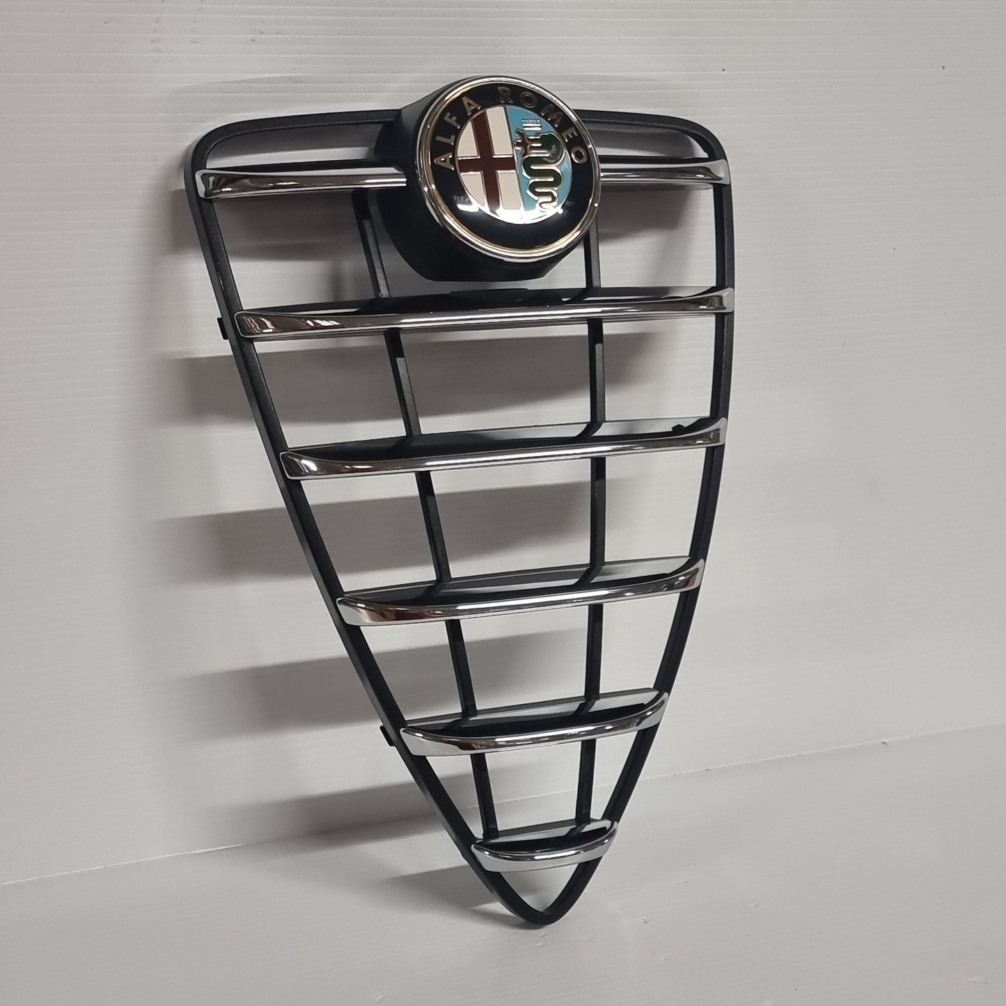 Radiator Grille - Alfa Romeo Mito | 156100201