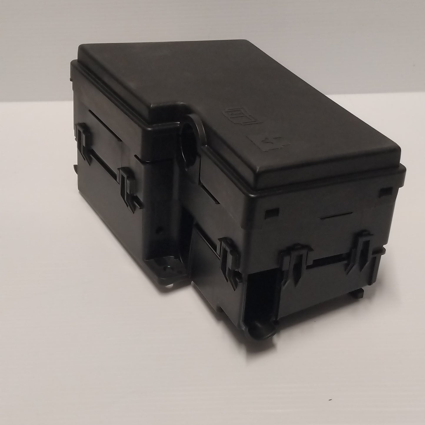 Genuine Ford Box Assy - Fuse | 1842390