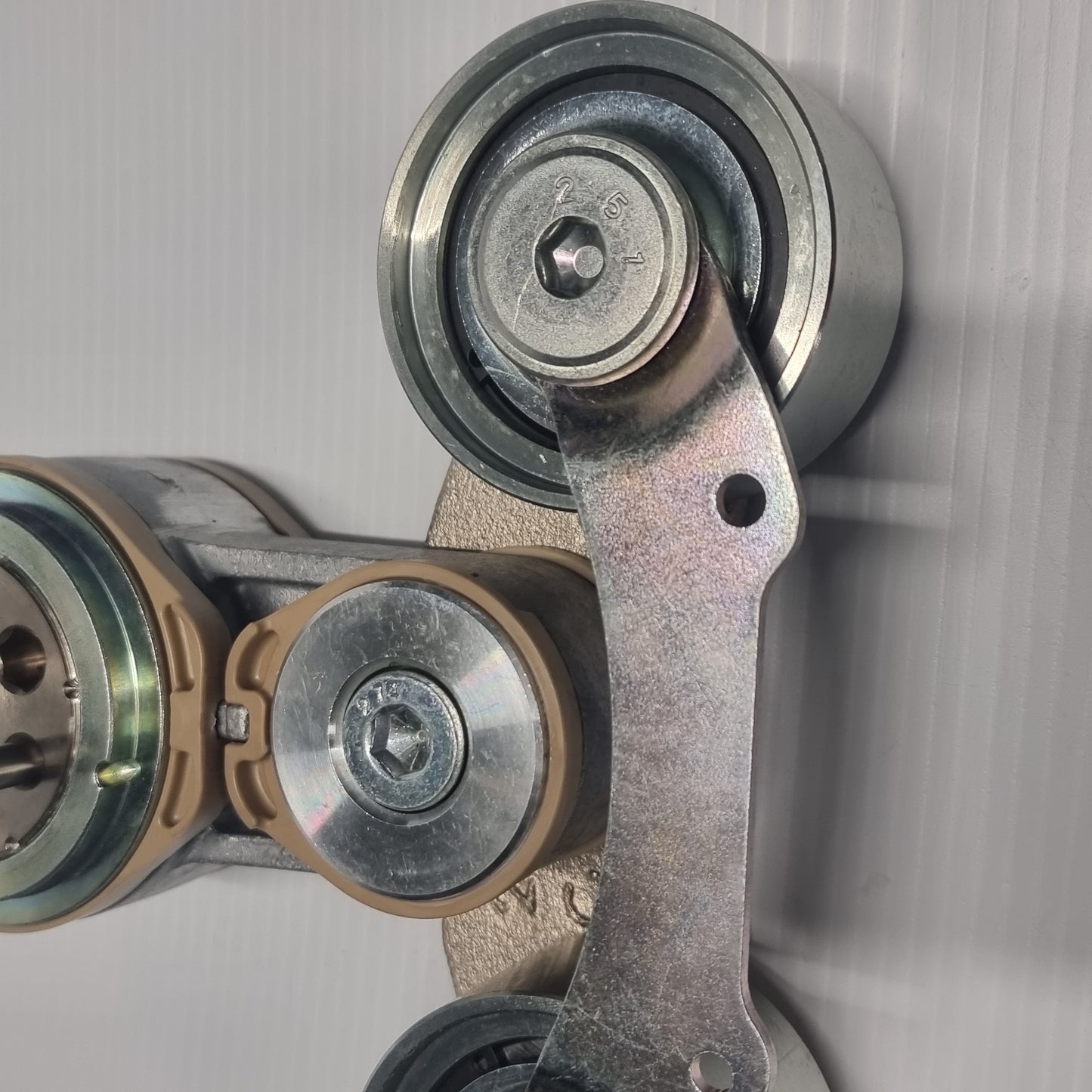 Genuine Volvo Belt Set | 31686174