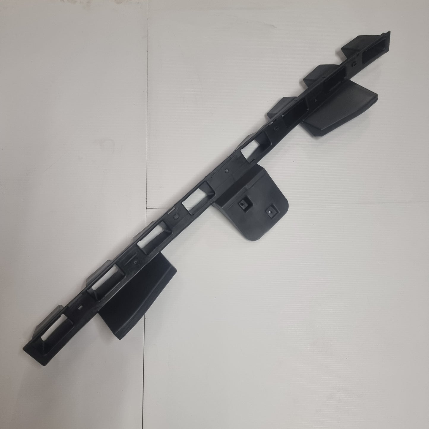 Genuine Rear Bumper Bracket - Ford Focus C-Max 2003-2010 | 1302697