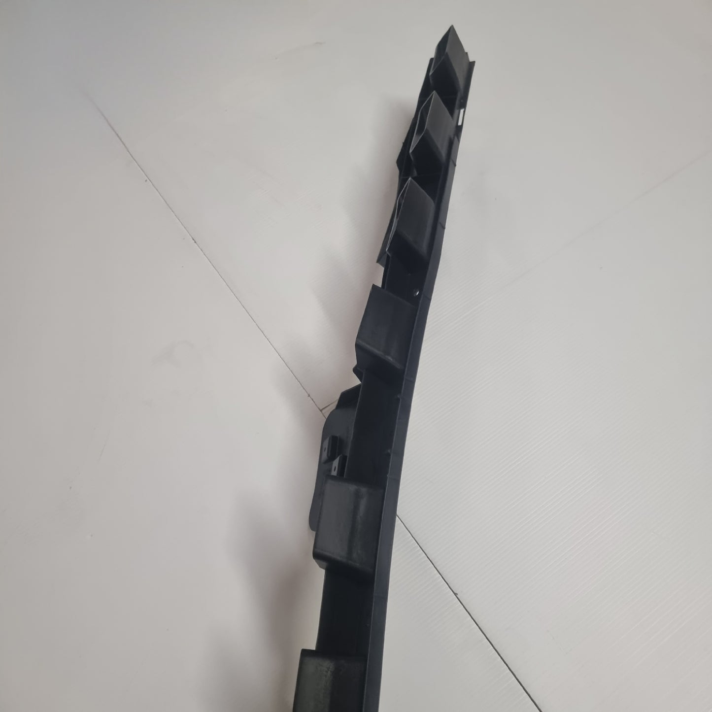 Genuine Rear Bumper Bracket - Ford Focus C-Max 2003-2010 | 1302697