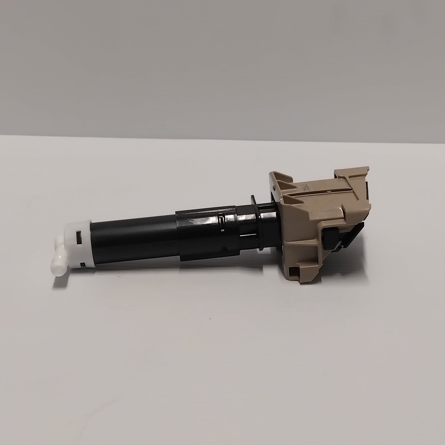 Genuine Washer Nozzle - Mazda 6 | GDK4518H154