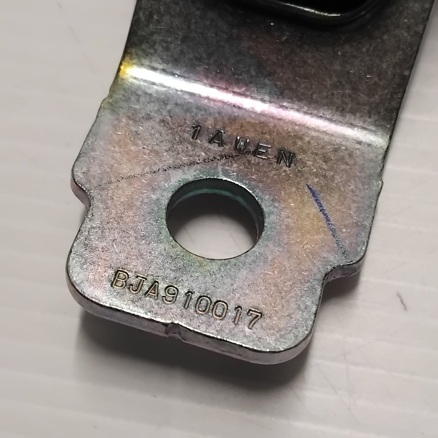 Genuine Rear Left Seat Belt Buckle - Mazda 5 2013 | C5Y35782010