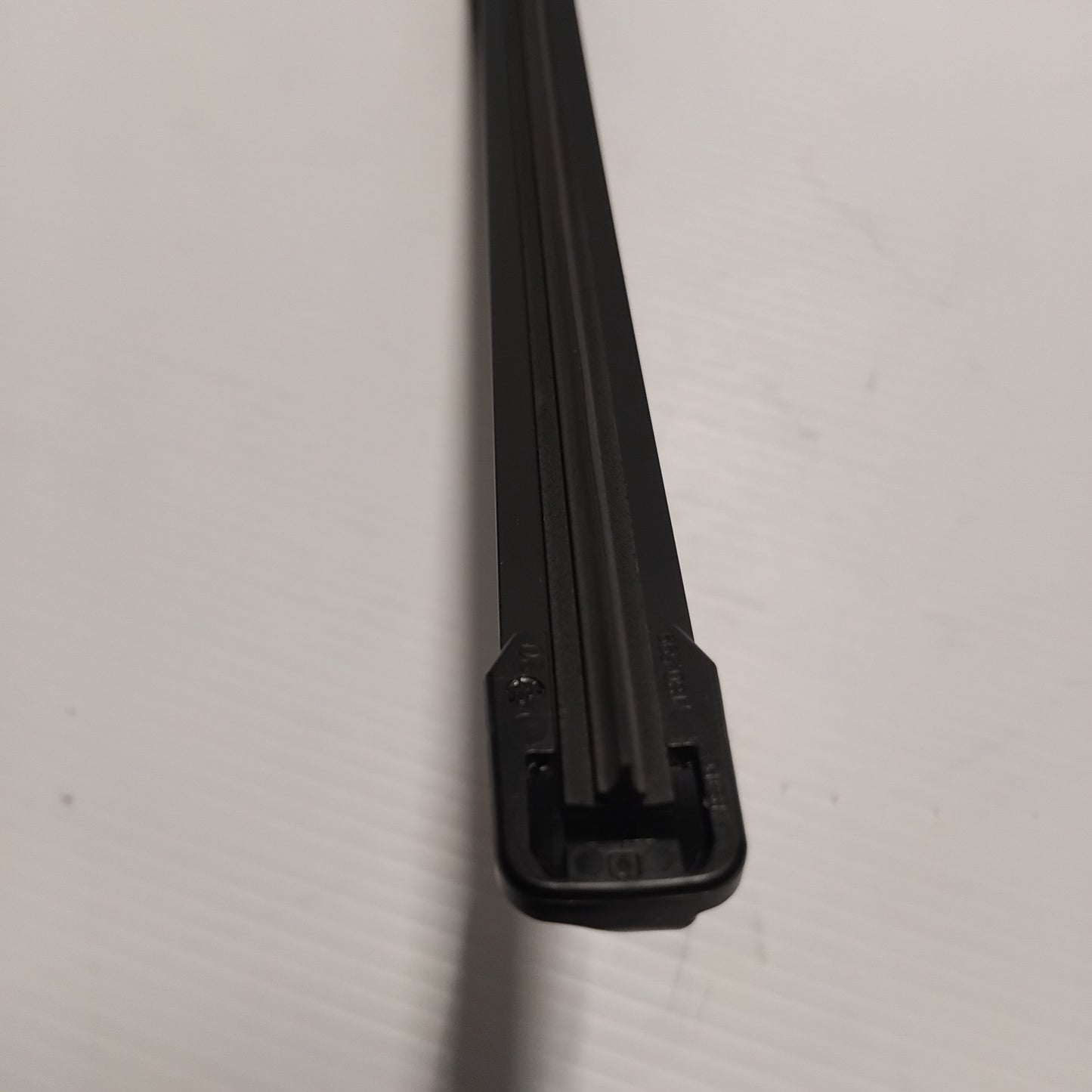 1x Genuine 18"/490mm Wiper Blade - Renault Megane | 28 89 000 15R