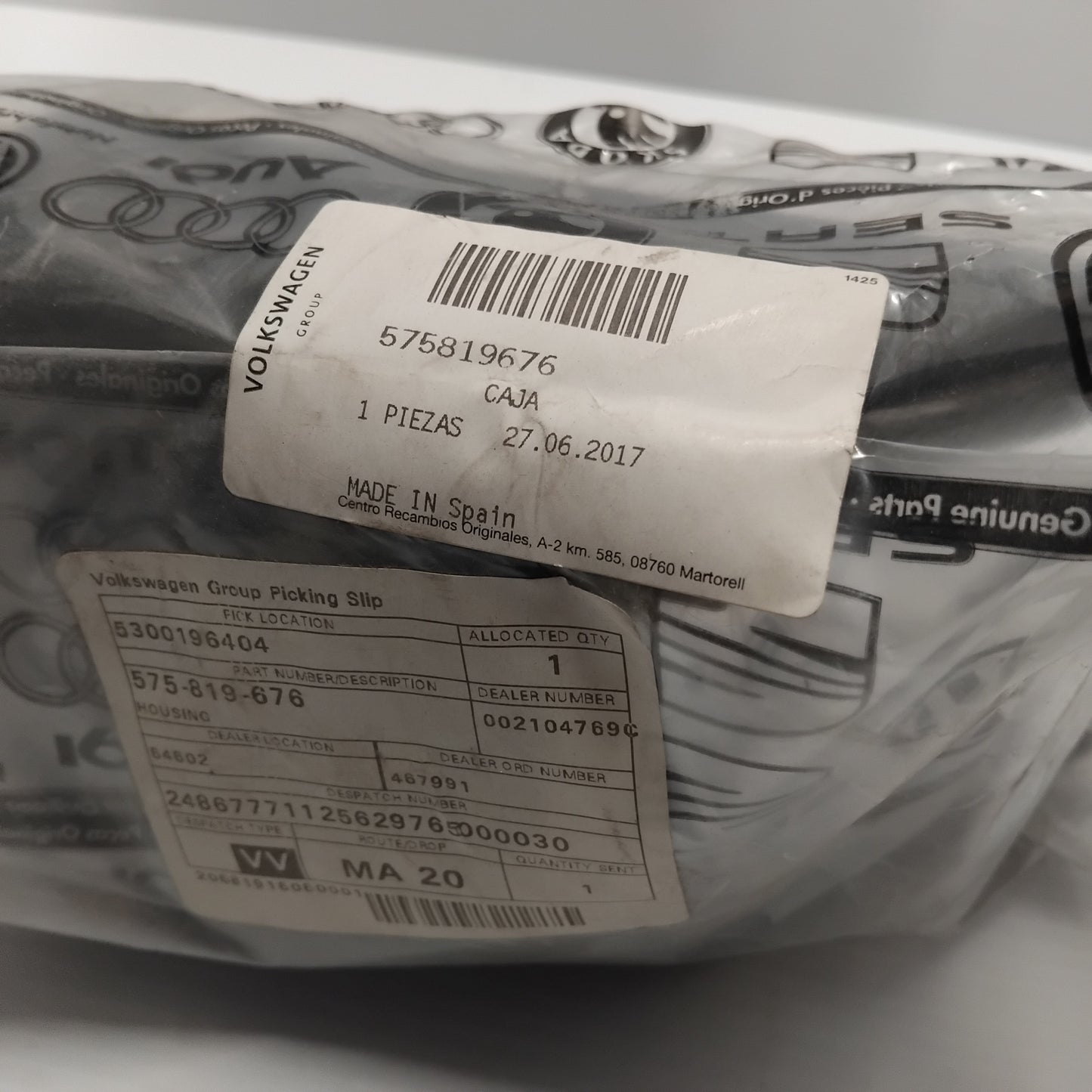 Genuine Centre Console Housing - SEAT Leon 2013-2020 | 575819676