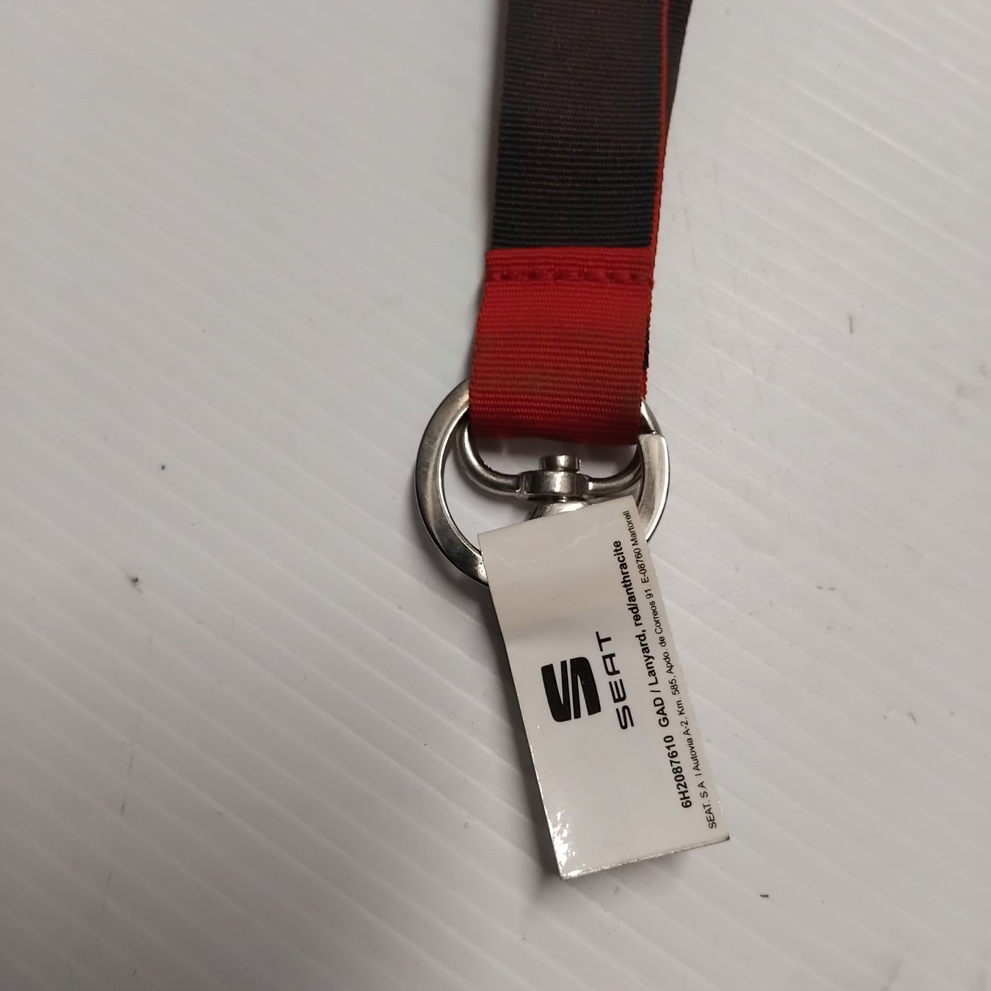 Red Lanyard - Seat Merchandise | 6H2087610GAD