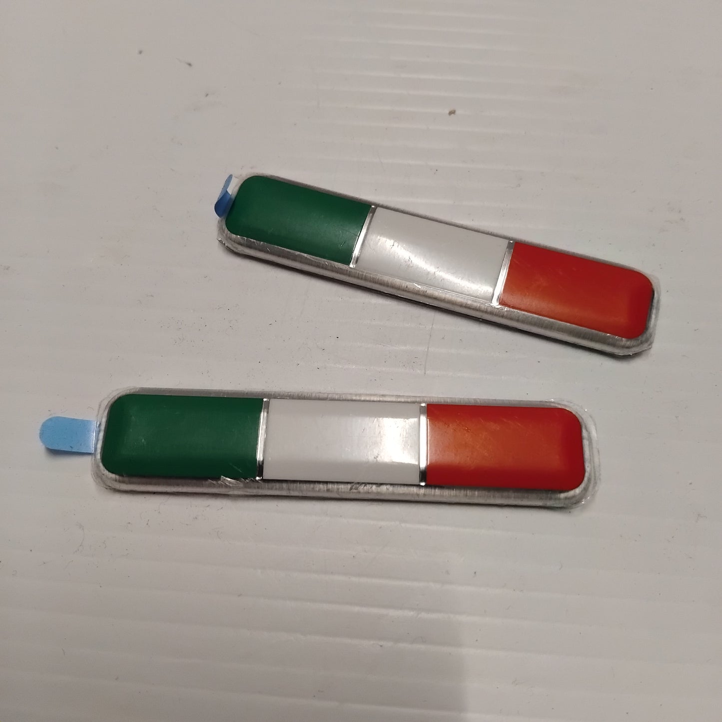 2x Genuine Italian Flag Badge - Alfa Romeo 4C | 71807227