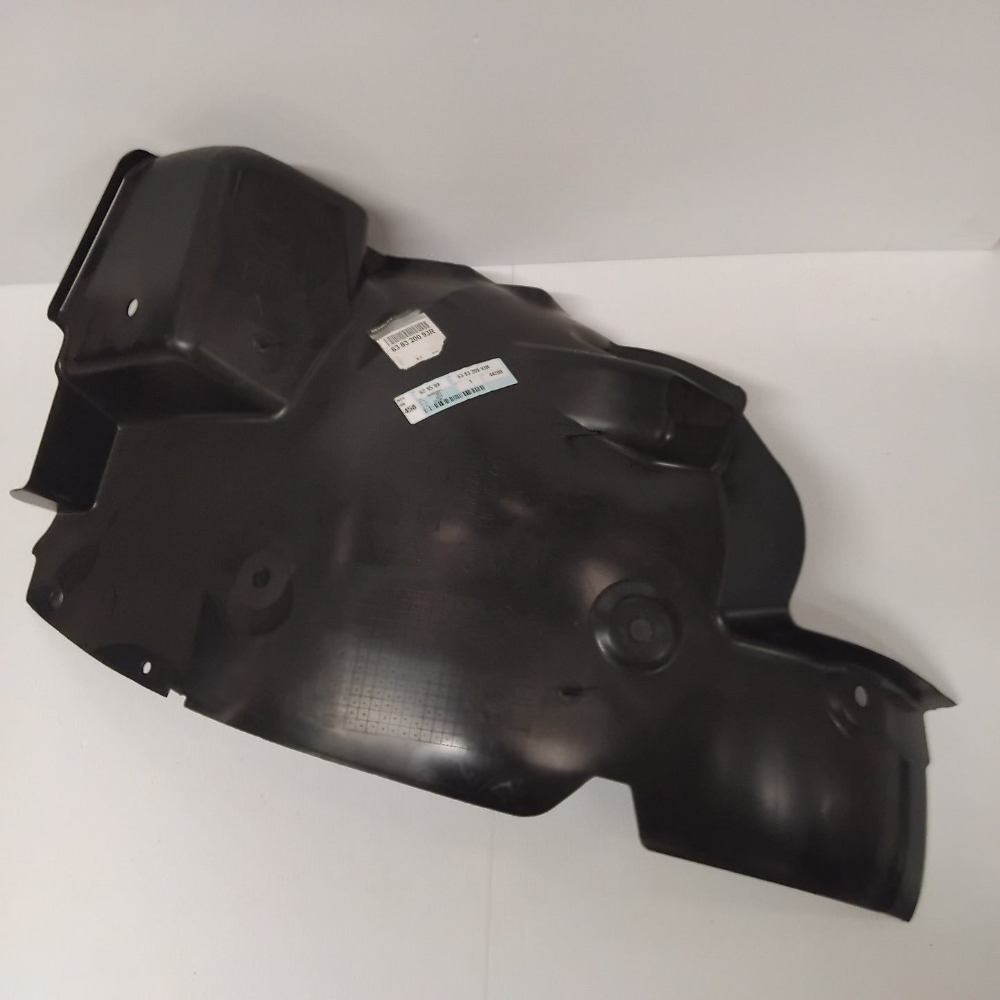 Genuine Front Right Wheel Arch Liner - Renault | 63 83 200 93R