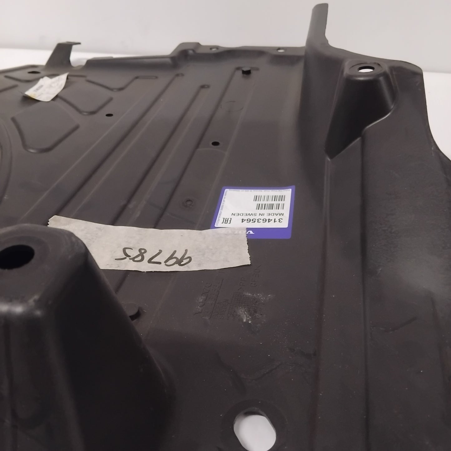 Genuine Rear Right Underbody Shield - Volvo V60 | 31463564
