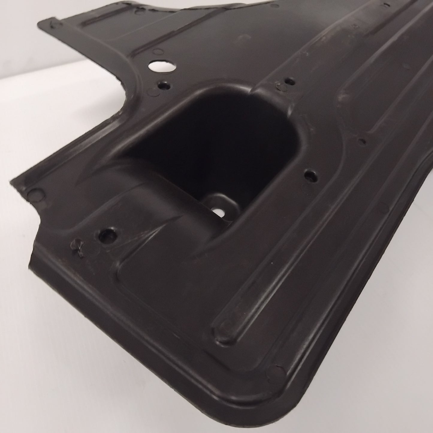 Genuine Rear Right Underbody Shield - Volvo V60 | 31463564