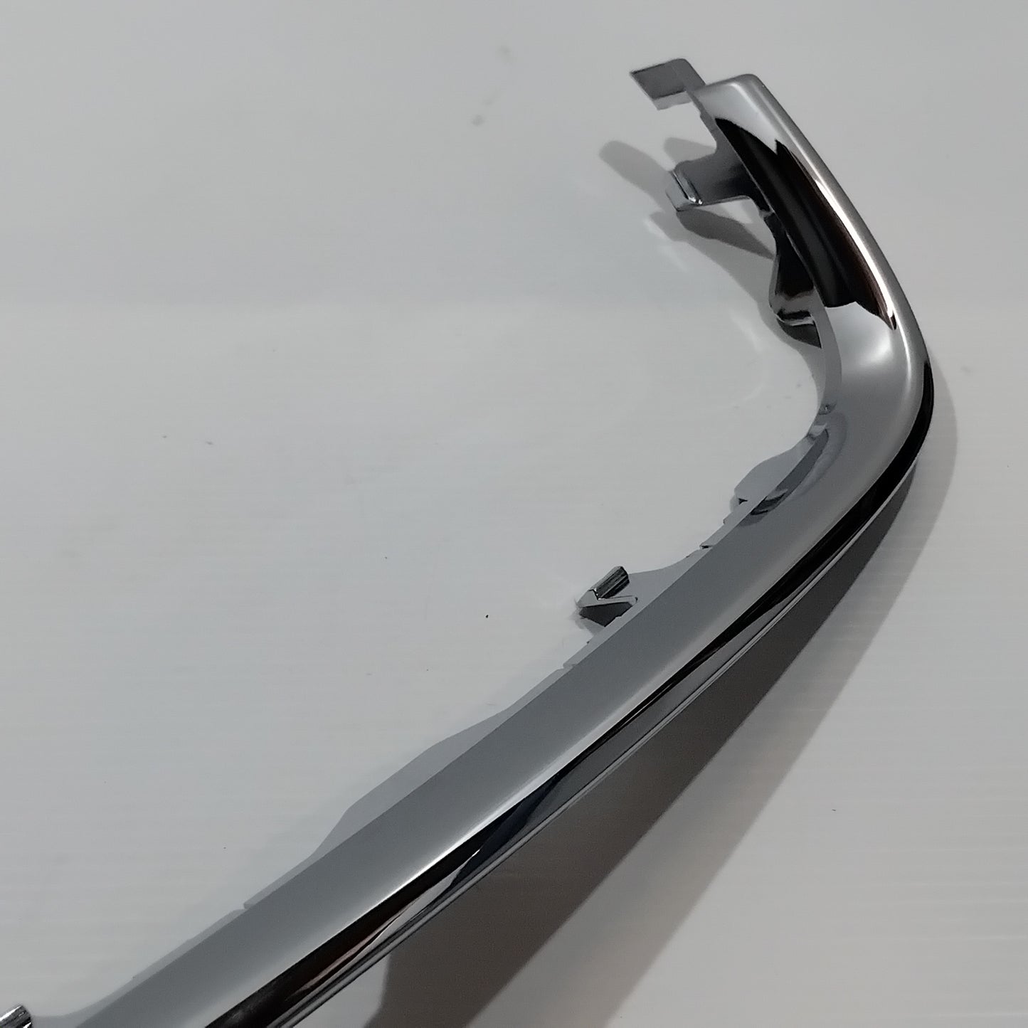 Genuine Radiator Grille Frame - Ford Focus C-Max 2007-2010 | 1513250
