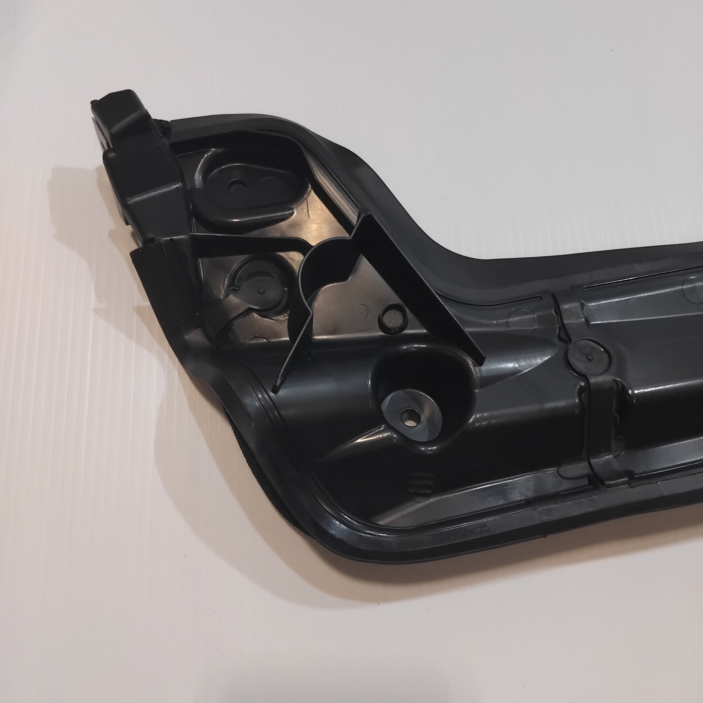Genuine Left Rear Bumper Mounting Bracket - Ford Mondeo 2007-2014 | 1682805