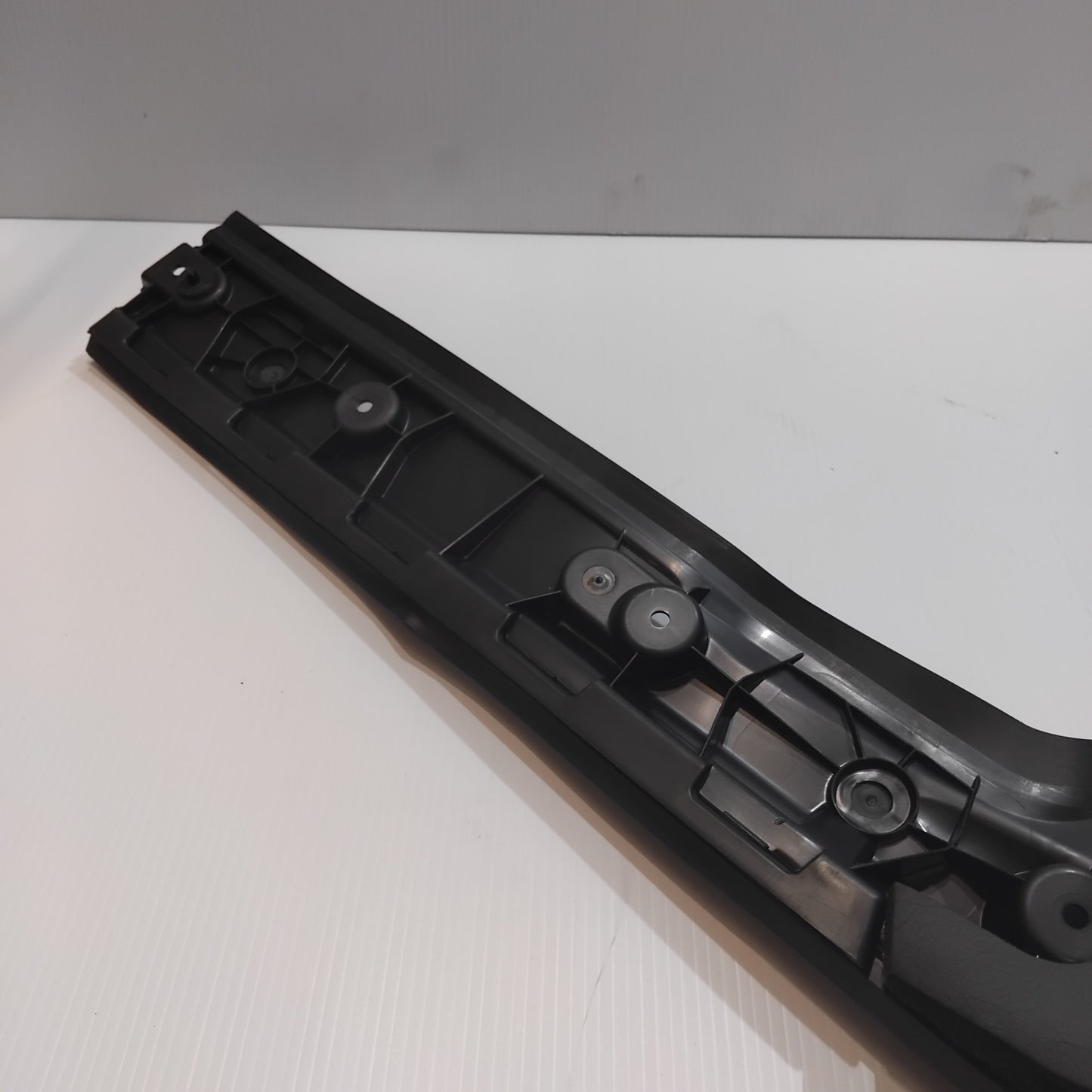 Genuine Left Rear Bumper Mounting Bracket - Ford Mondeo 2007-2014 | 1682805