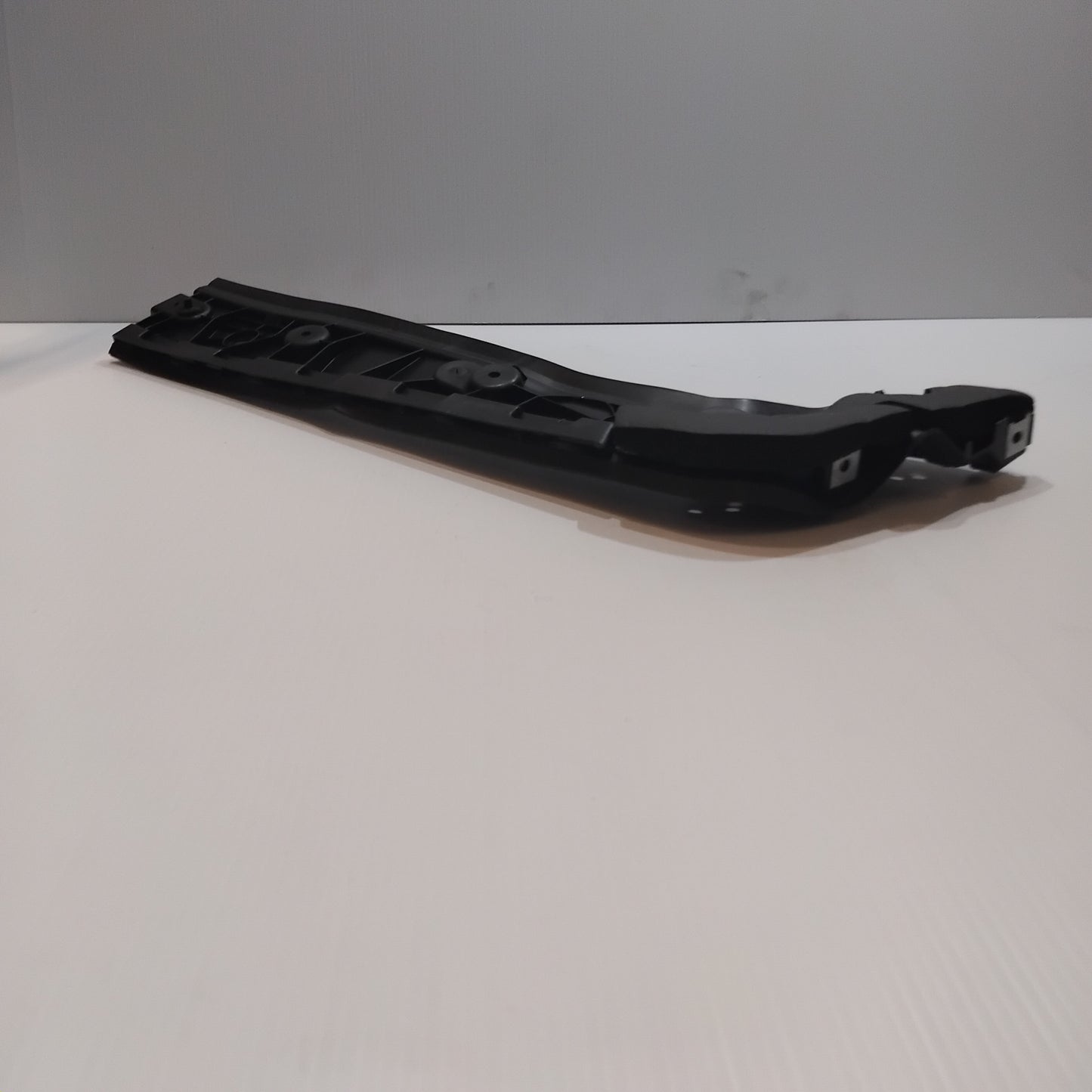 Genuine Left Rear Bumper Mounting Bracket - Ford Mondeo 2007-2014 | 1682805