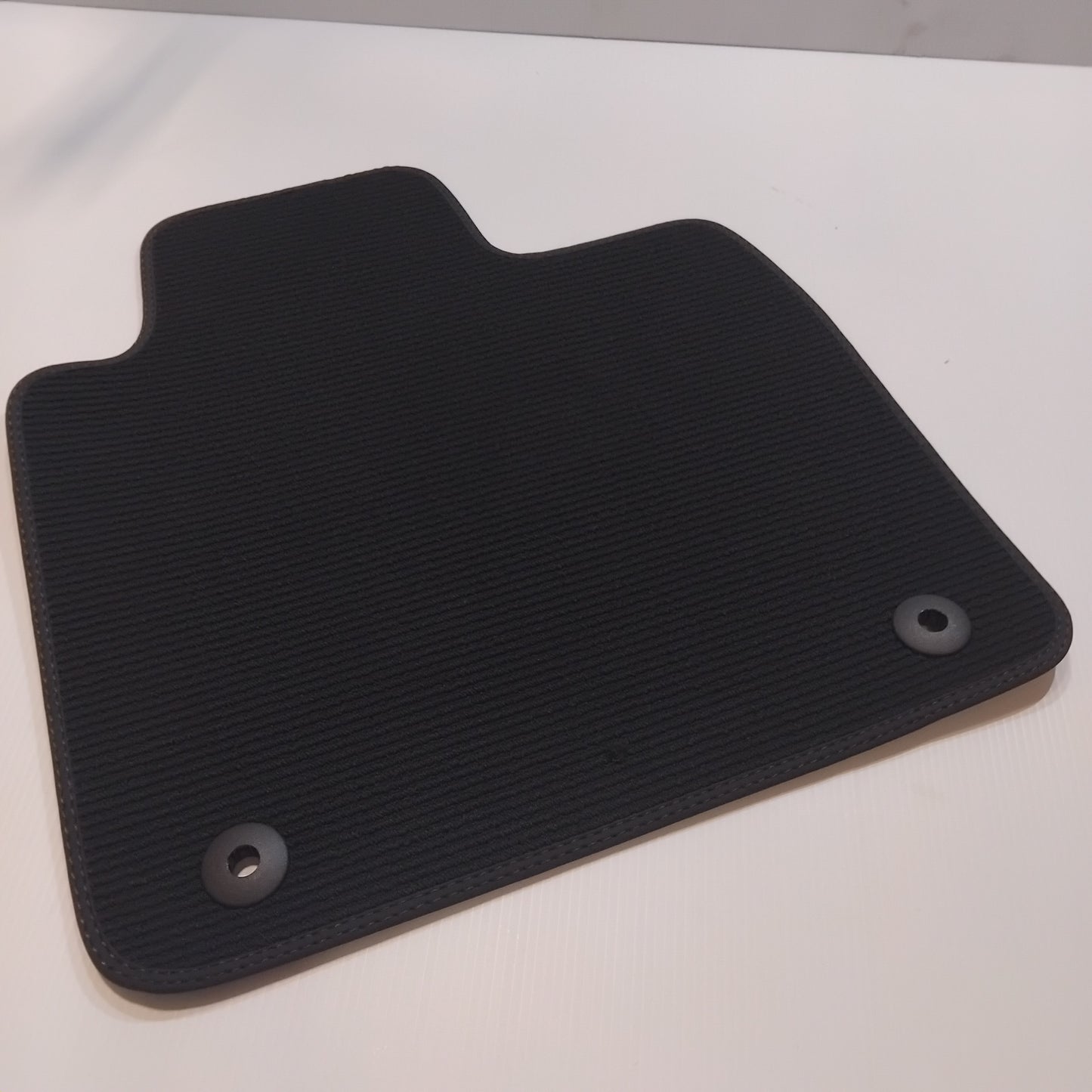Genuine Volvo Mat Set | 32328770