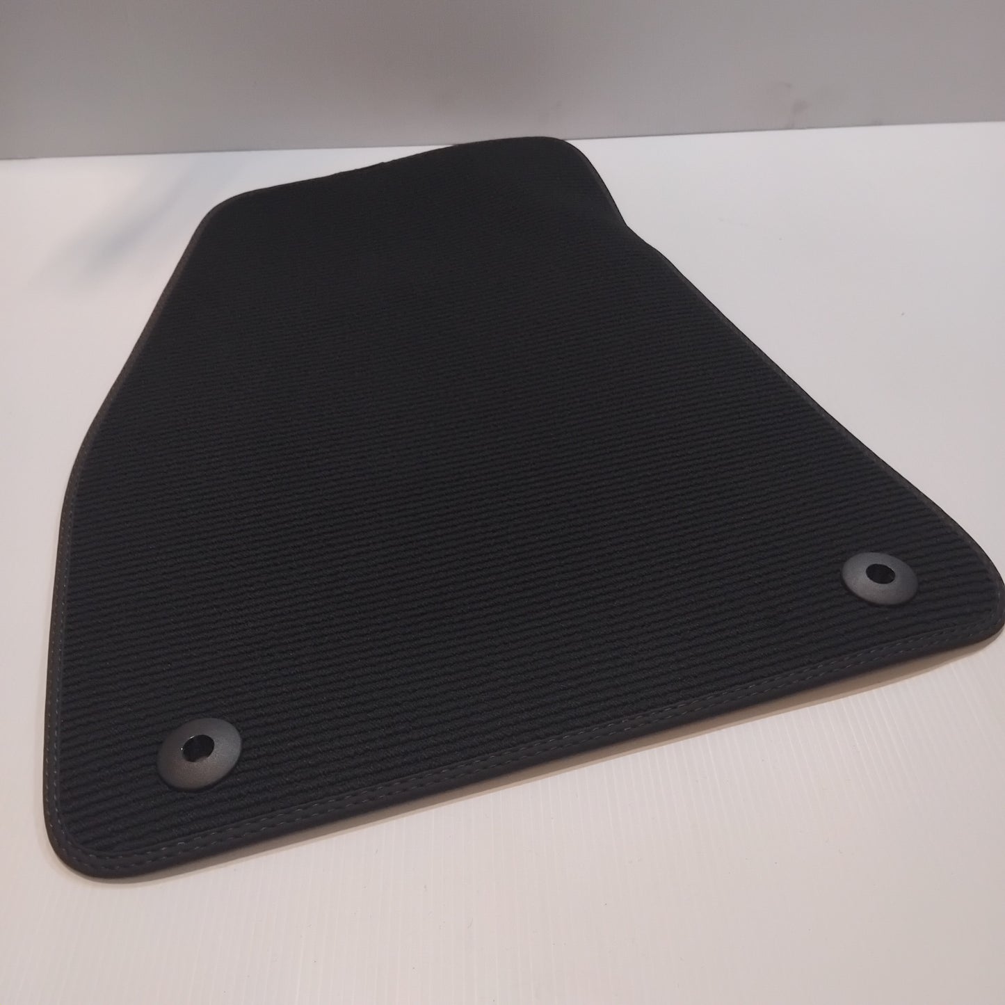 Genuine Volvo Mat Set | 32328770