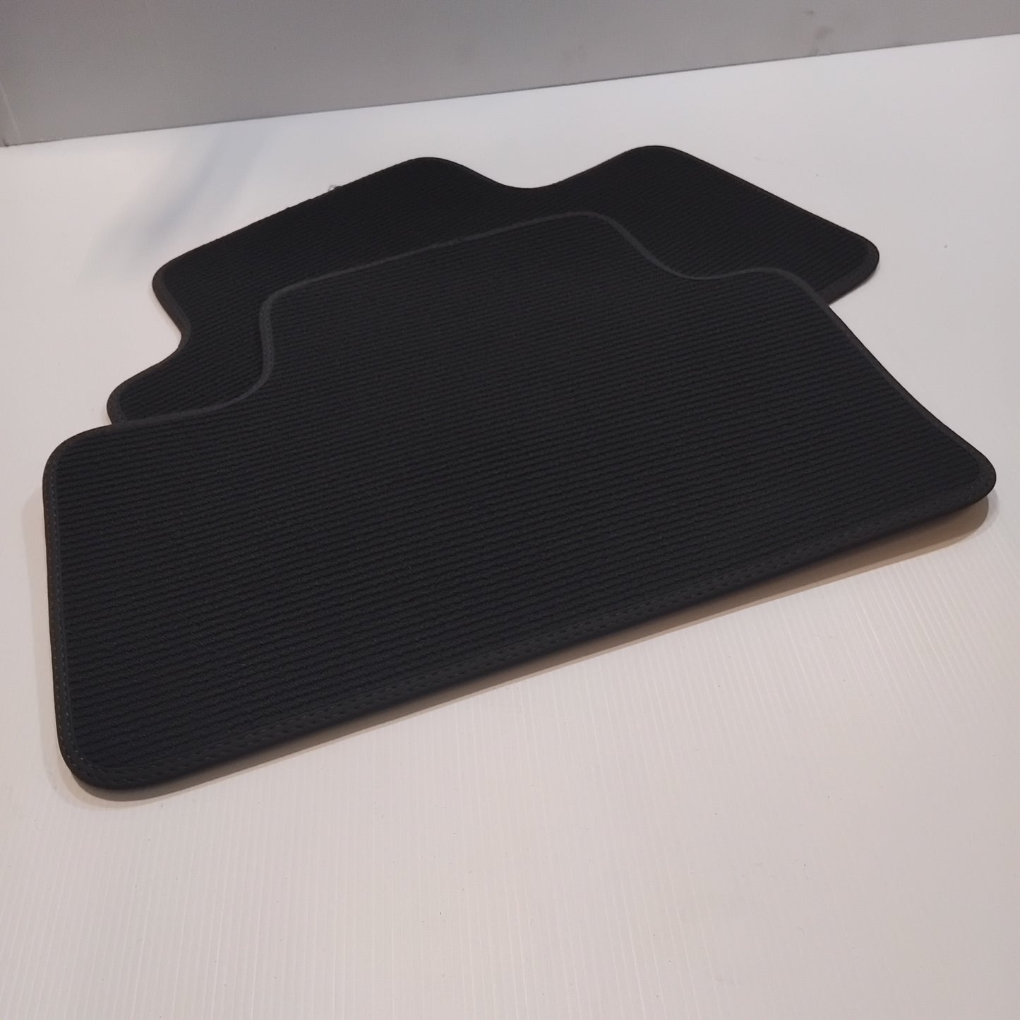Genuine Volvo Mat Set | 32328770