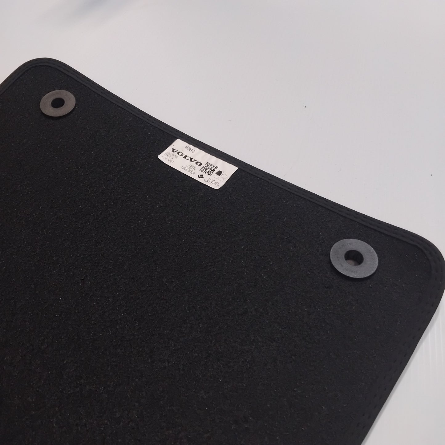 Genuine Volvo Mat Set | 32328770