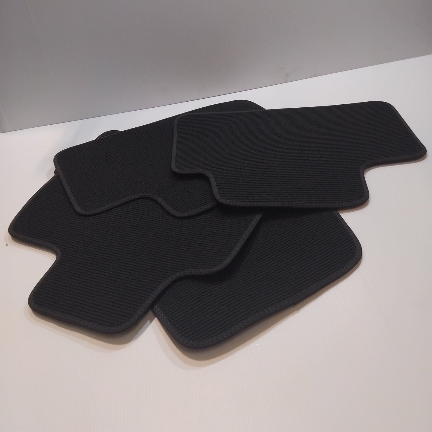 Genuine Volvo Mat Set | 32328770