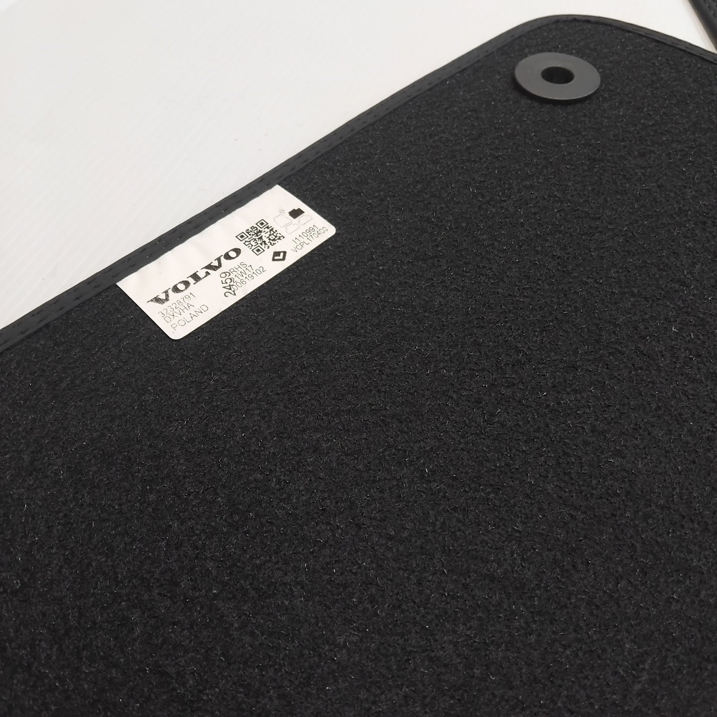 Genuine Volvo Mat Set | 32328770