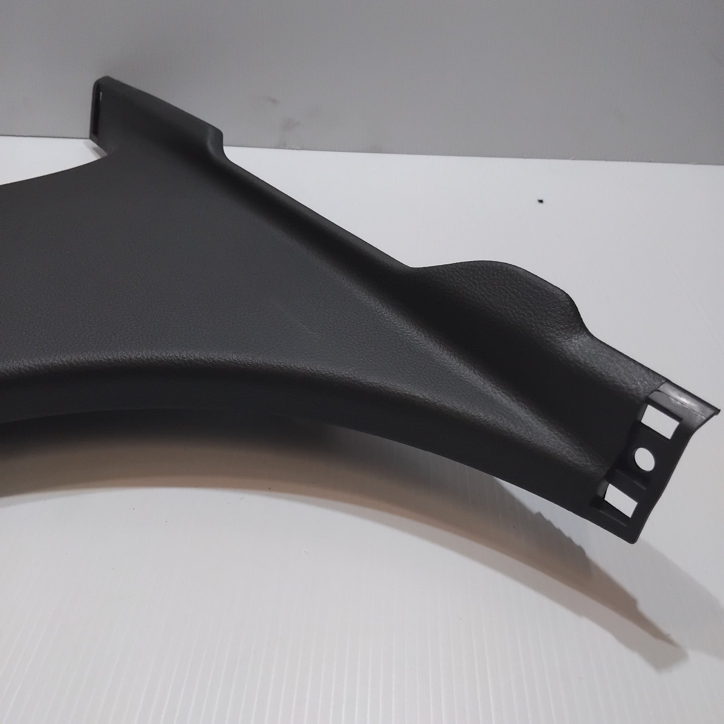Genuine Ford Trim - "B" Pillar | 1725746