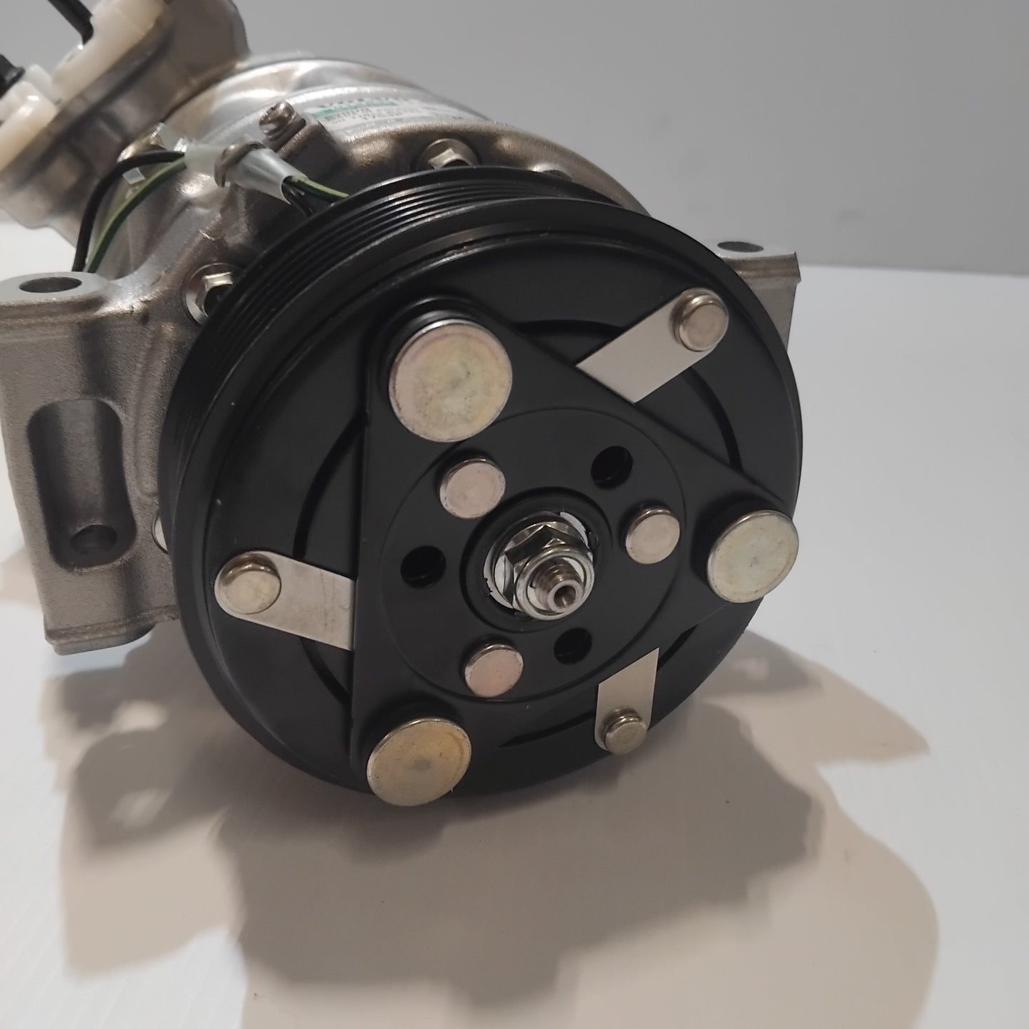 Genuine Volvo Compressor, Exch | 36001128