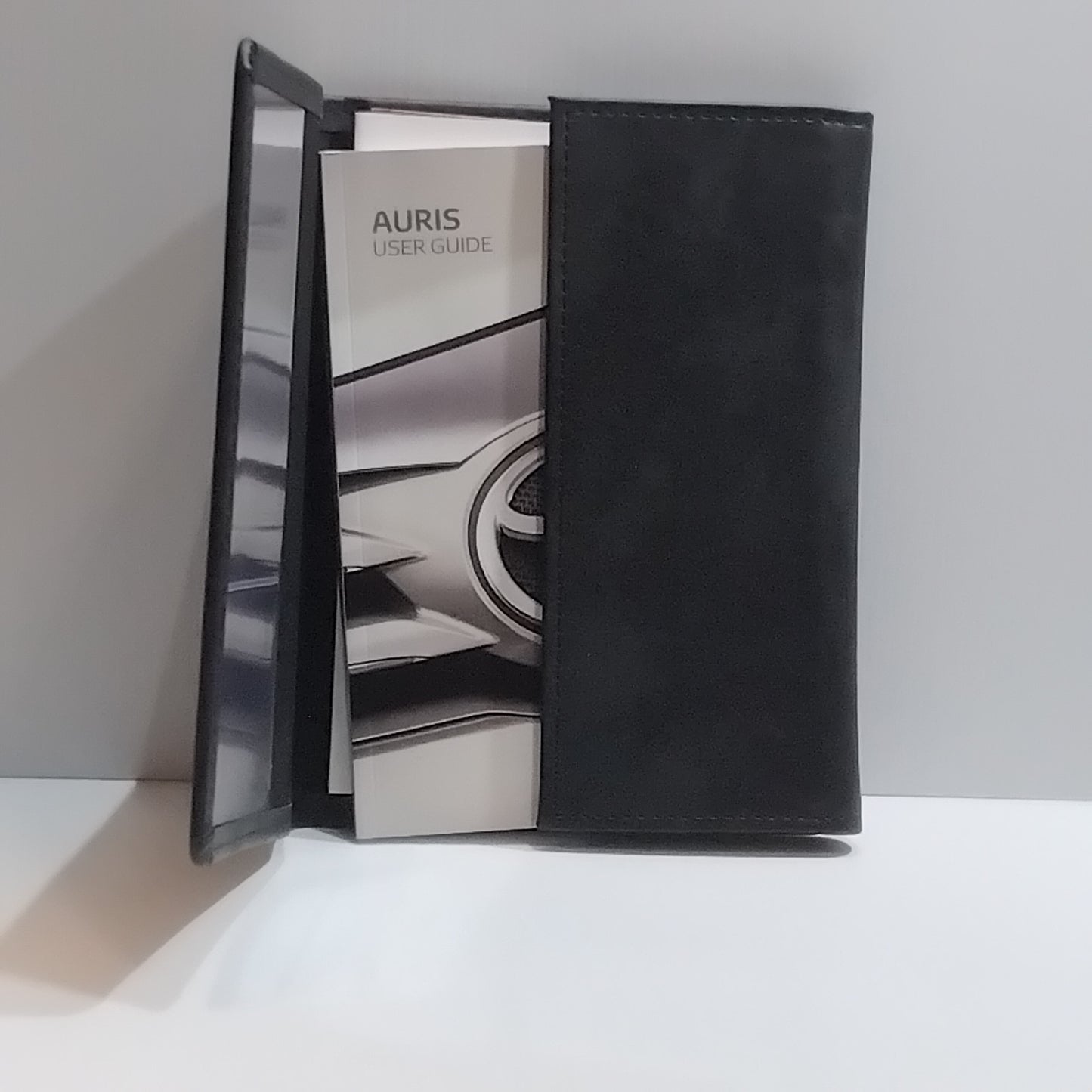 Genuine Toyota Auris My 17 service books | GBNGZ-916AU-VP