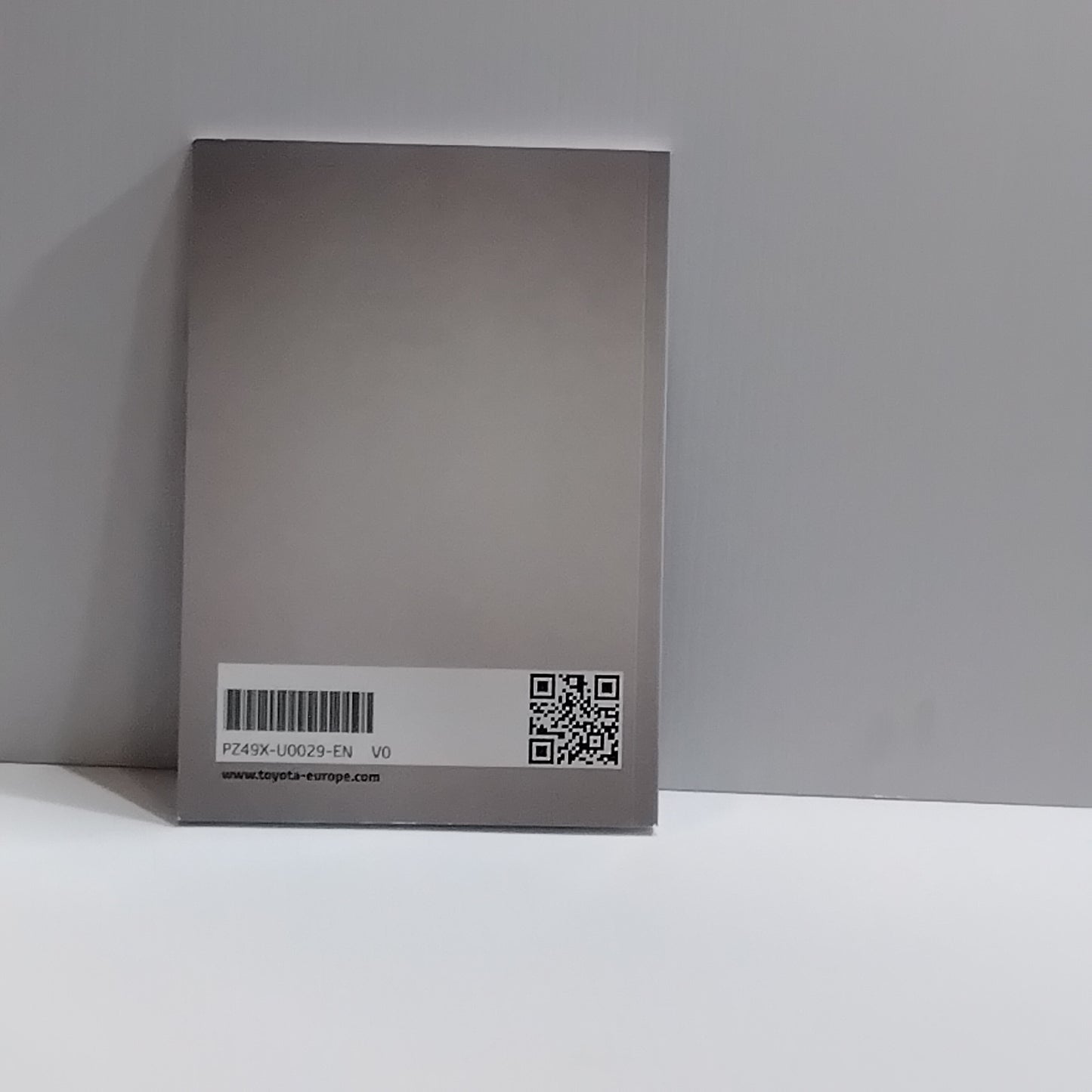 Genuine Toyota Auris My 17 service books | GBNGZ-916AU-VP