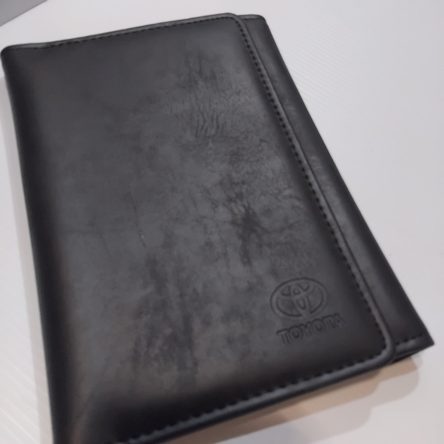 Genuine Toyota Auris My 17 service books | GBNGZ-916AU-VP