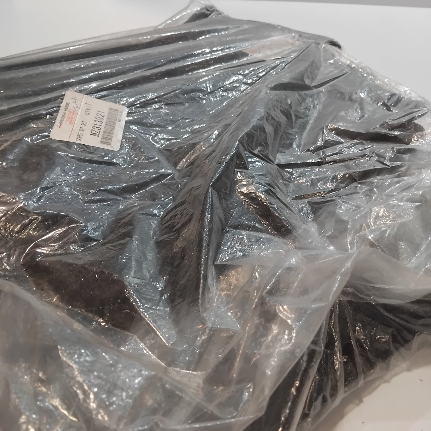 Mat Set - Mitsubishi Outlander - Right Hand Drive | MZ313921