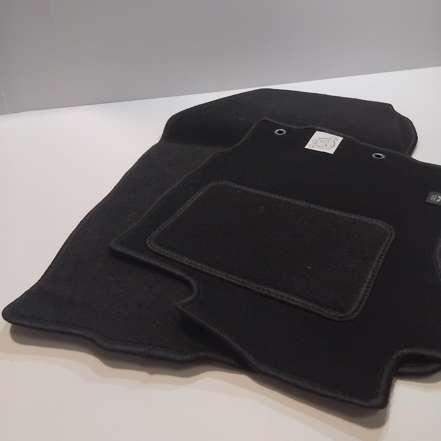 Mat Set - Mitsubishi Outlander - Right Hand Drive | MZ313921