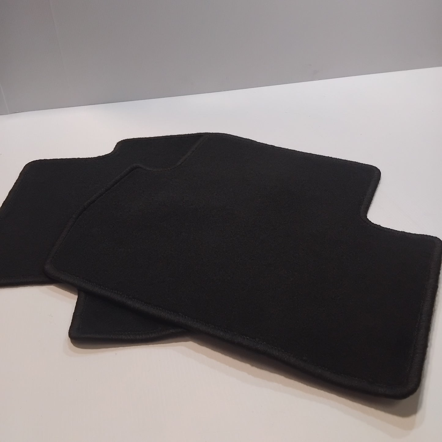 Mat Set - Mitsubishi Outlander - Right Hand Drive | MZ313921