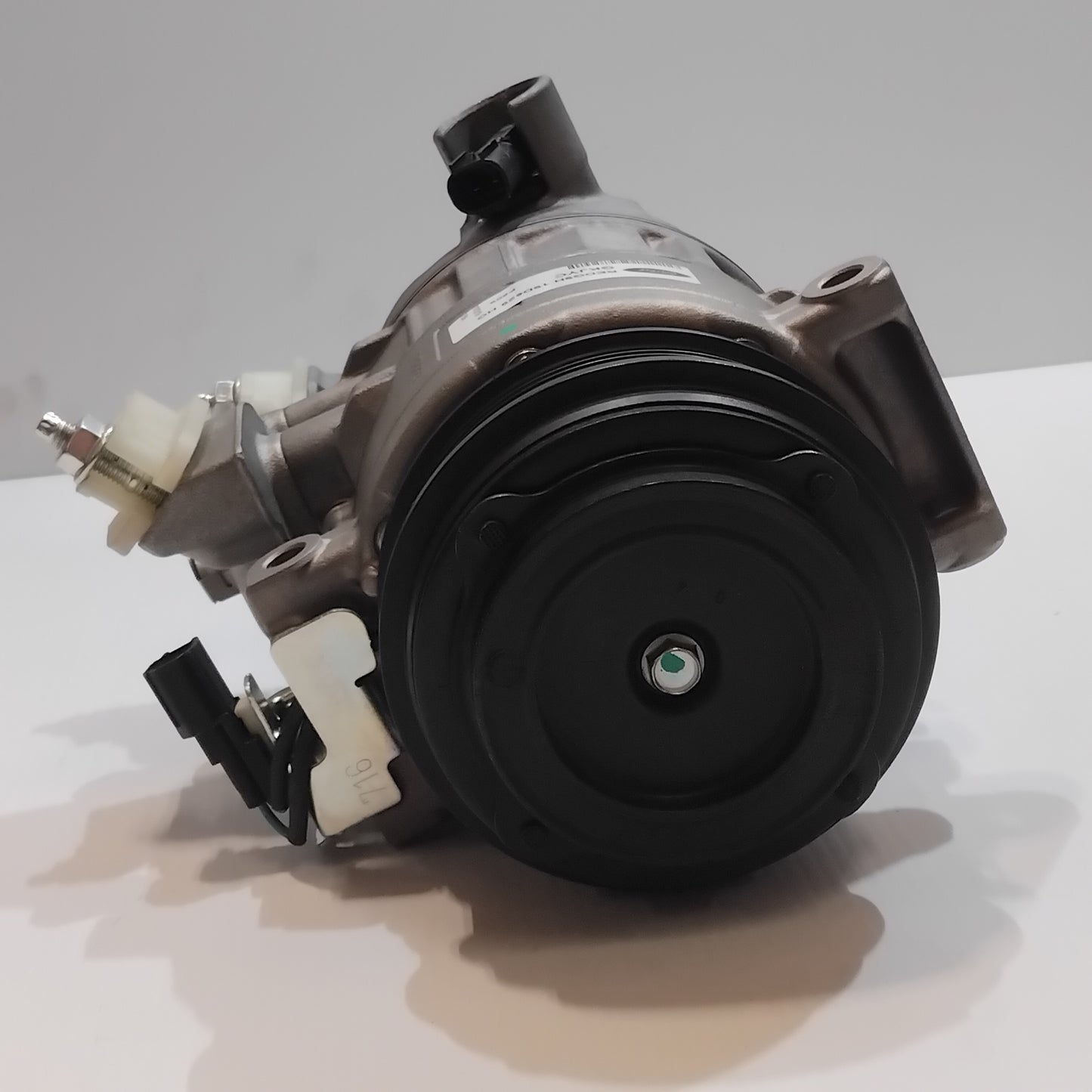 Genuine AC Compressor Assembly - Ford Focus / Mondeo / Transit | 2243006