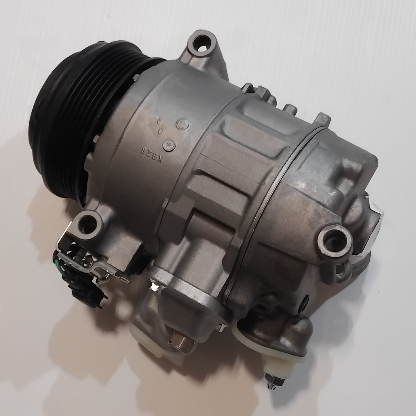 Genuine AC Compressor Assembly - Ford Focus / Mondeo / Transit | 2243006
