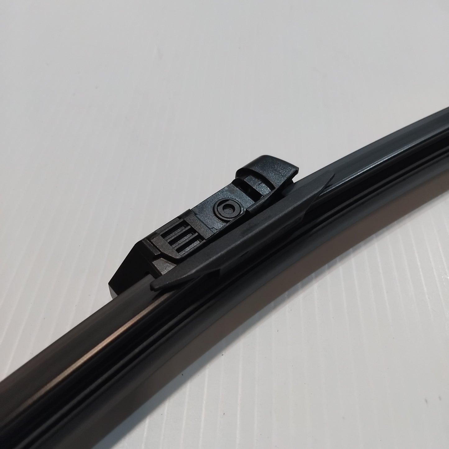 Genuine Right Front Wiper Blade - Peugeot 208 / 2008 LHD | 1608392980