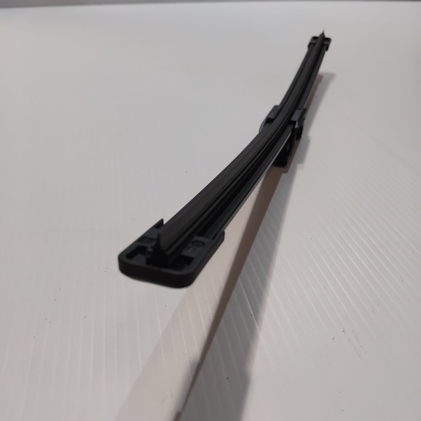 Genuine Right Front Wiper Blade - Peugeot 208 / 2008 LHD | 1608392980