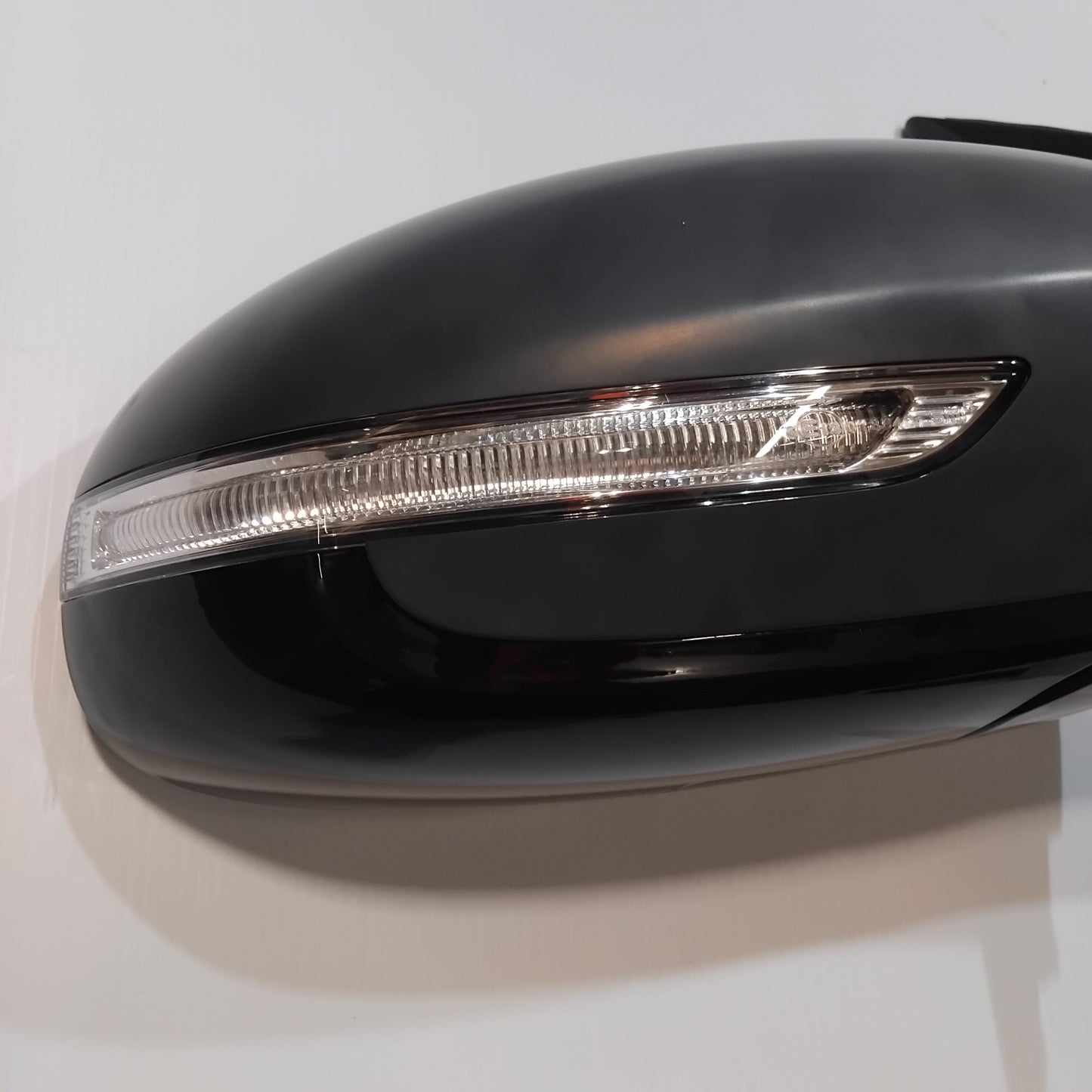Genuine Right Wing Mirror with Indicator - Kia Sportage 2015-2018 | 87620F1340