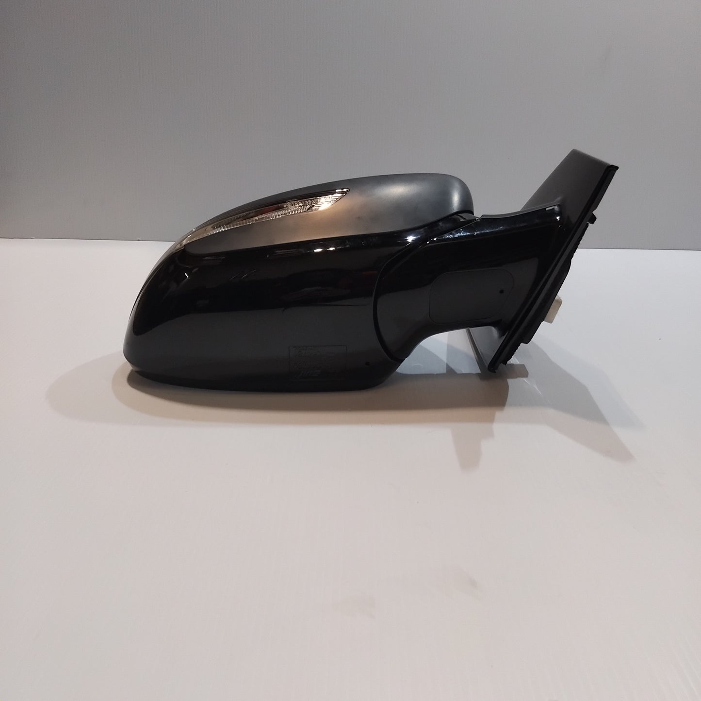 Genuine Right Wing Mirror with Indicator - Kia Sportage 2015-2018 | 87620F1340