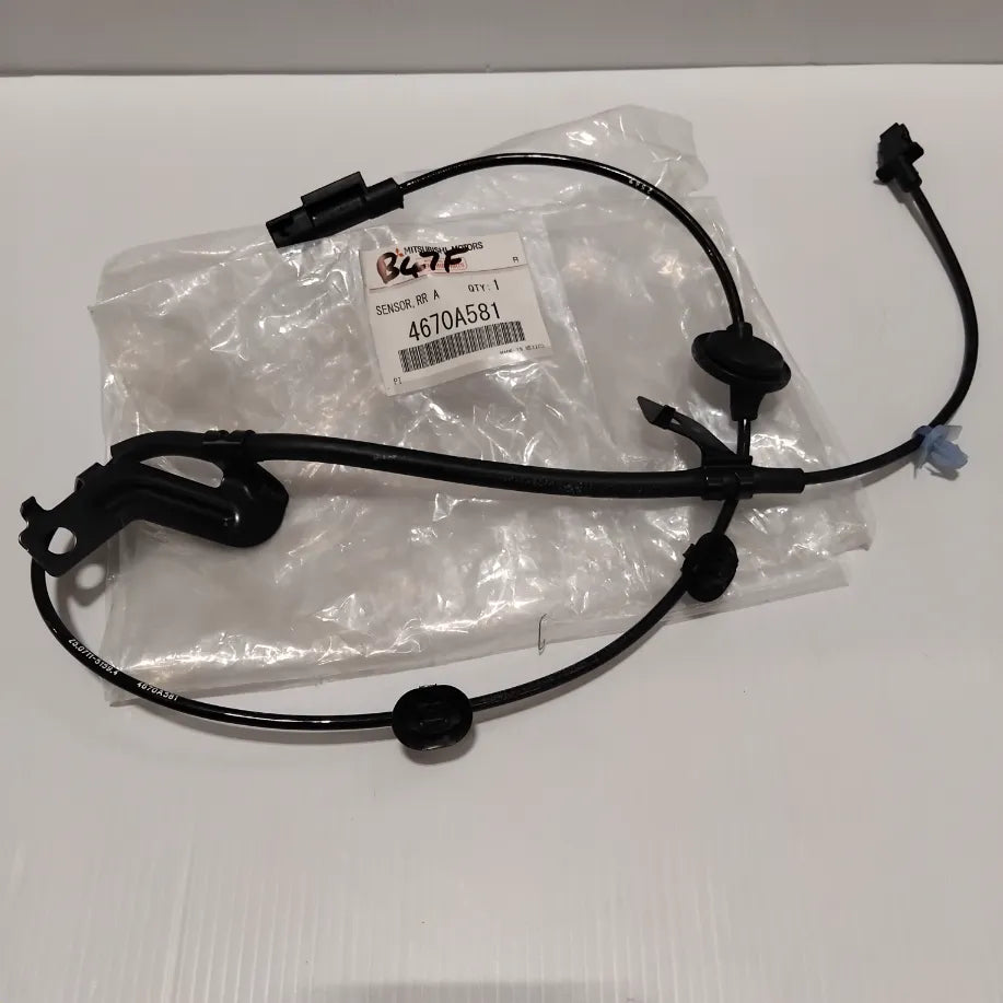 Genuine Mitsubishi Sensor,Rr Abs,Lh | 4670A581