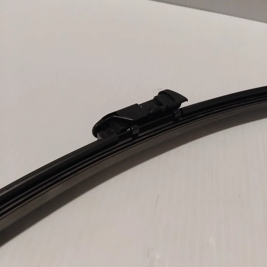 Genuine Driver Side Wiper Blade - Vauxhall Combo D | 95513879