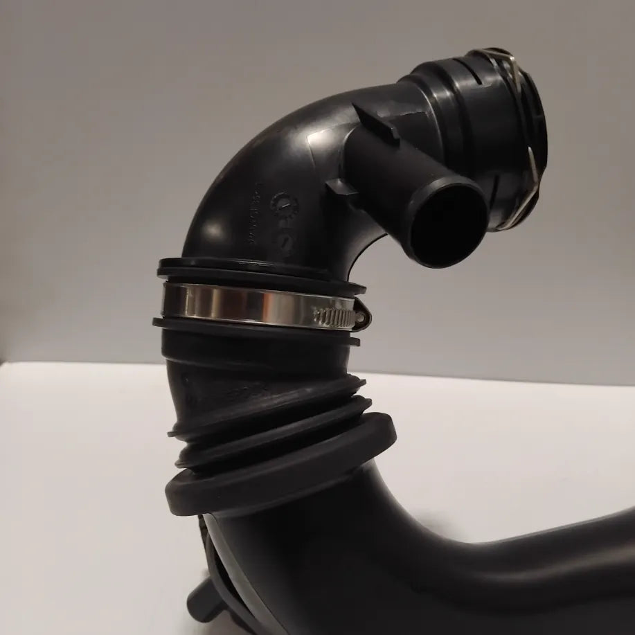 Genuine Engine Air Intake Hose - Ford Fiesta / Focus 2018-2019 | 2254250