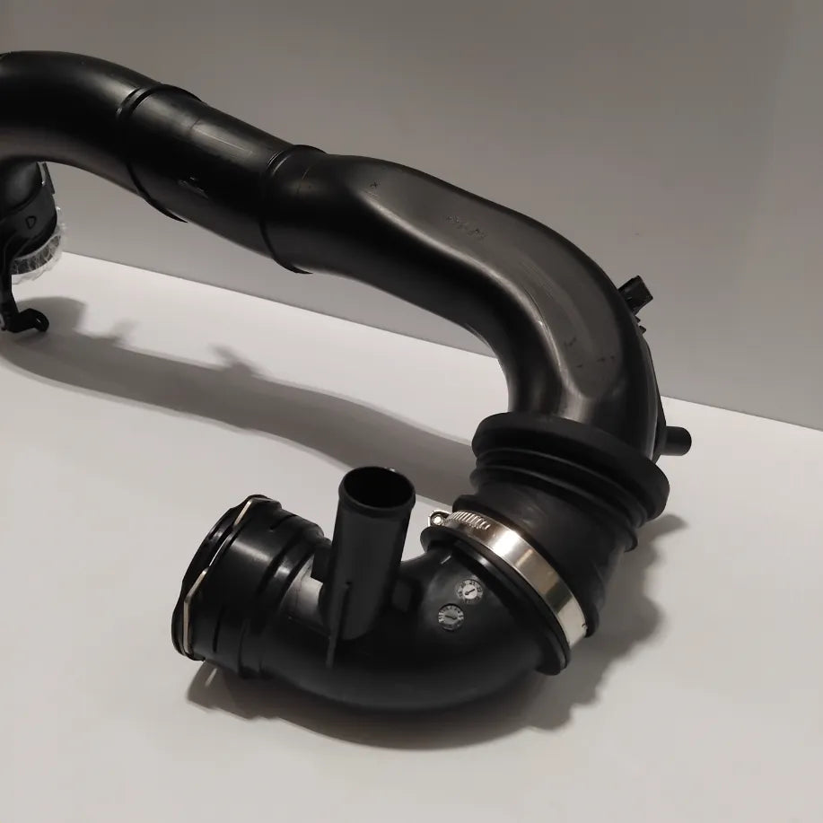Genuine Engine Air Intake Hose - Ford Fiesta / Focus 2018-2019 | 2254250