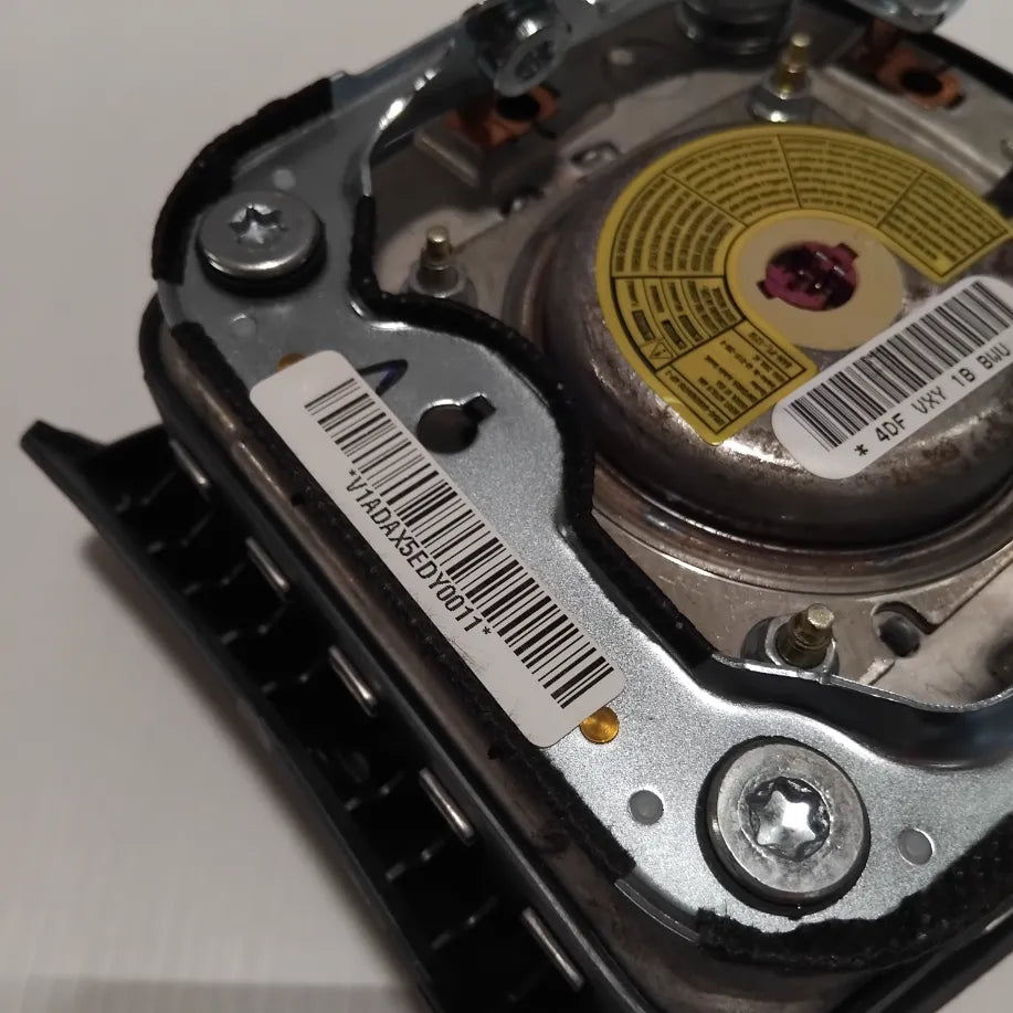 Genuine Steering Wheel Centre Cover - Kia Sorento 2006-2008 | 569003E500CQ