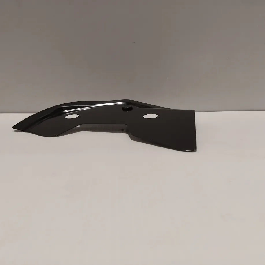 Genuine Mazda Brkt(R),F.Comb | N24370490