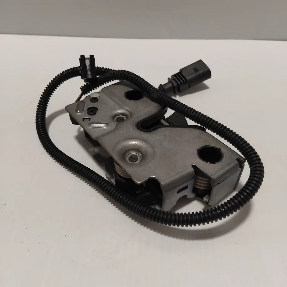 Genuine Bonnet Latch Lower Part - SEAT Leon 2013-2020 | 5F0823509D