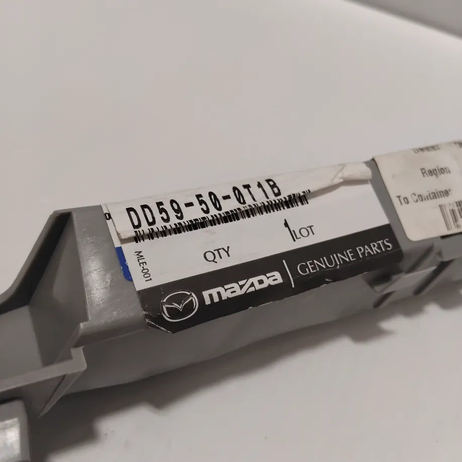 Genuine Mazda Retainer (R) Fr | DD59500T1B