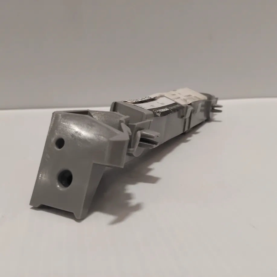Genuine Mazda Retainer (R) Fr | DD59500T1B