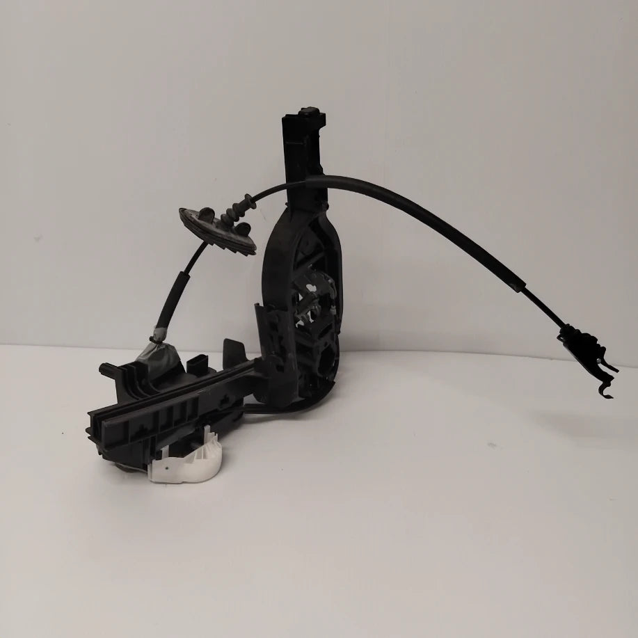 Genuine Front Left Door Latch - Ford Focus | 2537200