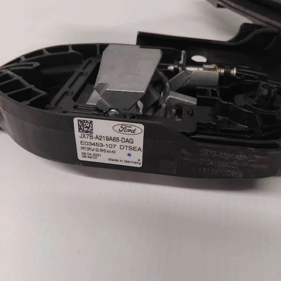 Genuine Front Left Door Latch - Ford Focus | 2537200