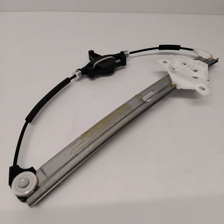 Genuine Mazda Arm/Base(R),Win | D09L58590A